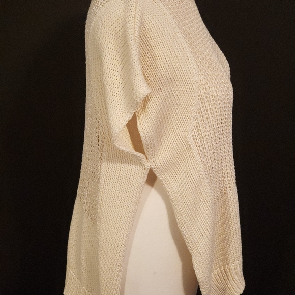 Sleeveless pullover with side slits - Picture 4 of 11